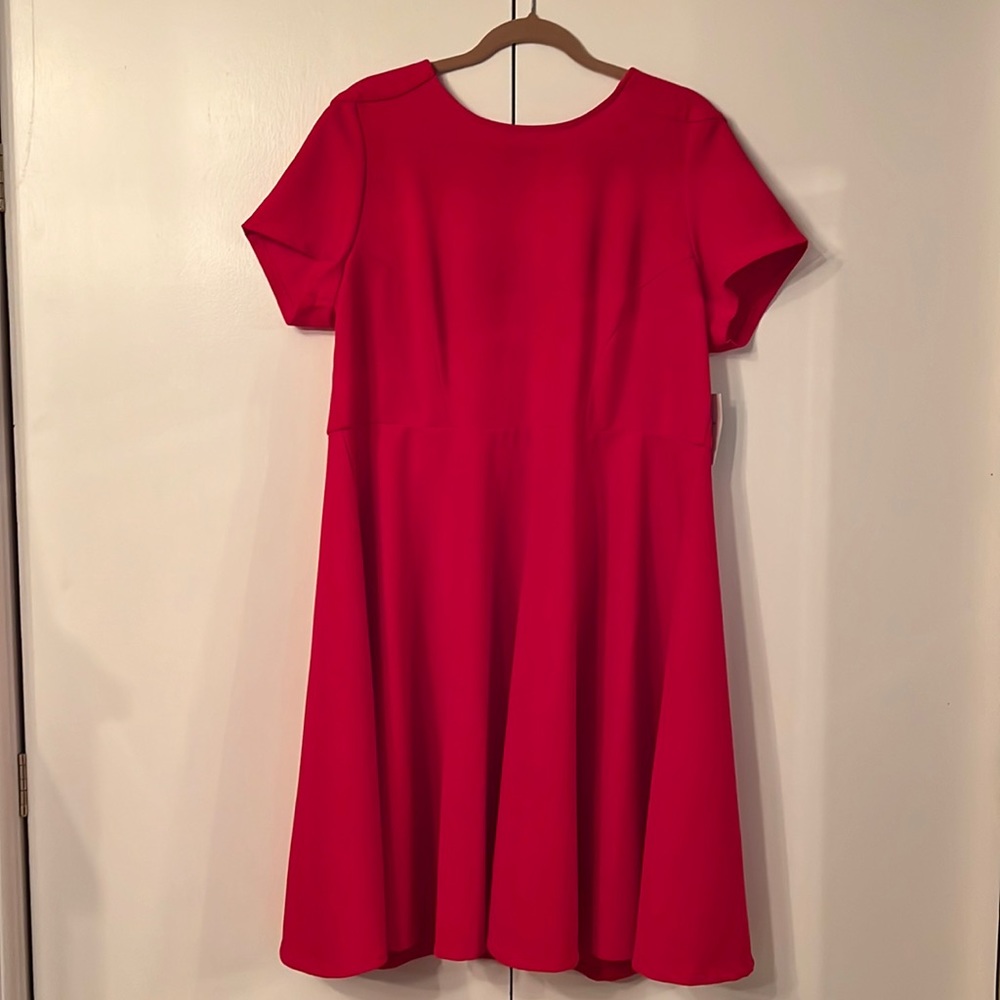 Eloquii dress size 20, soft a line, hits just below the knee